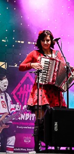 002 Tři sestry Banditos
